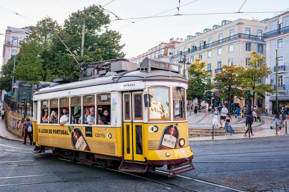 Comment visiter Lisbonne à bord du mythique tramway n°28 ?